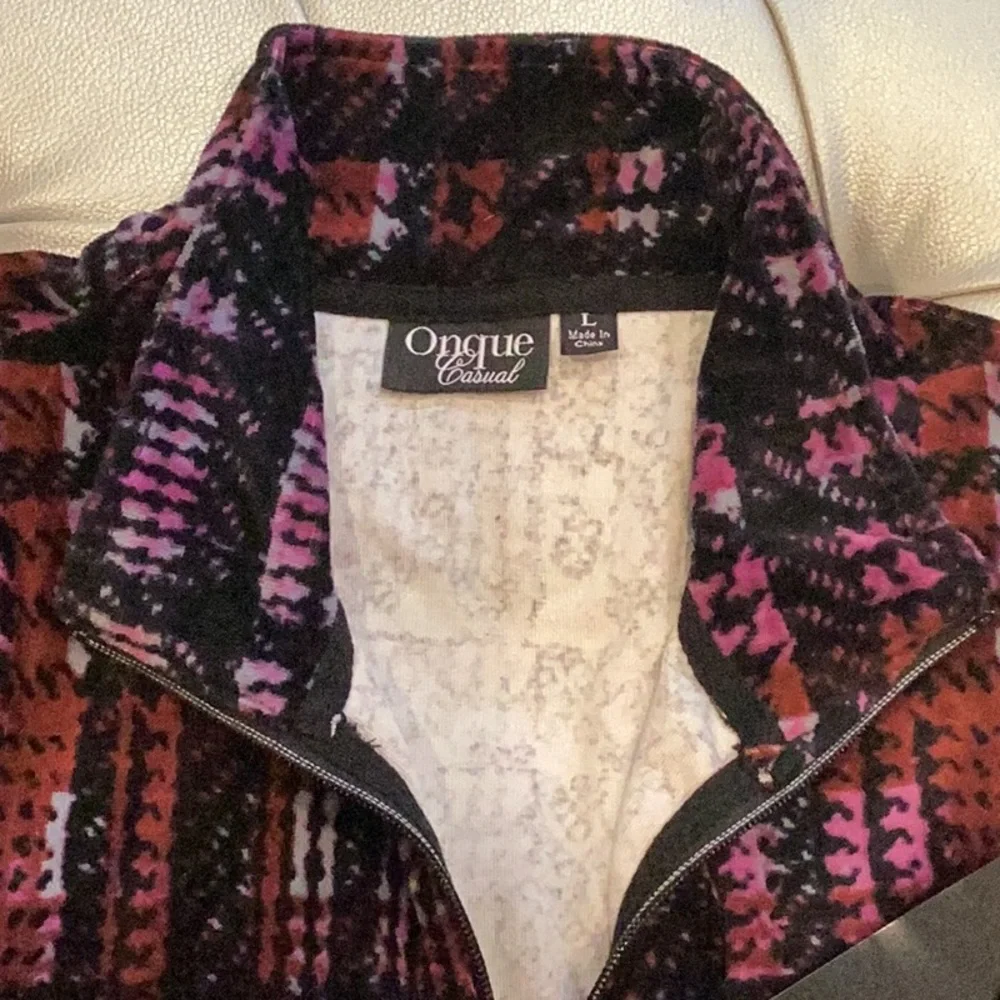 Onque Casual  Zip Velour Amethyst Jacket. NWT. Sz L. - Picture 4 of 5